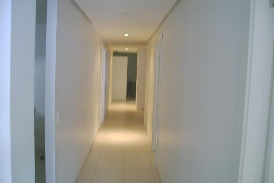 Loja com 670m², no bairro Centro em Caxias do Sul para Alugar