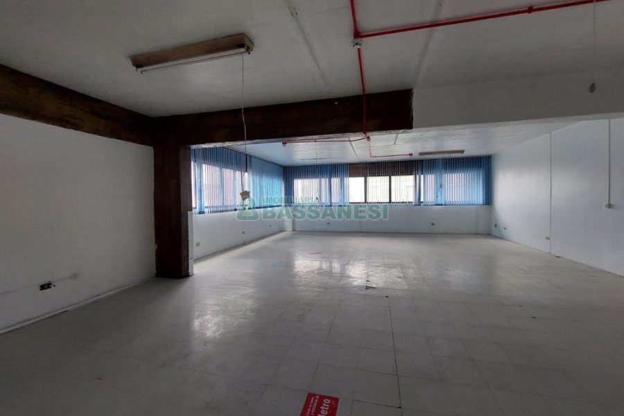 Sala com 240m², no bairro Centro em Caxias do Sul para Alugar