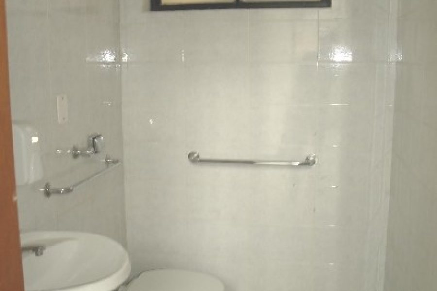 Loja com 328m², no bairro Centro em Caxias do Sul para Alugar ou Comprar