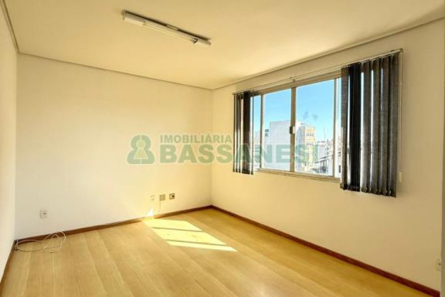 Sala com 40m², no bairro Pio X em Caxias do Sul para Alugar