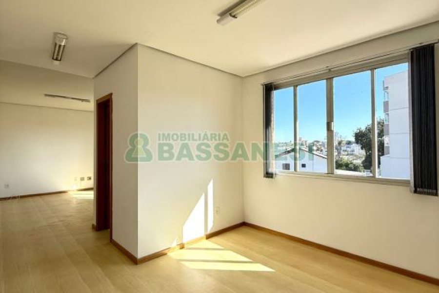 Sala com 40m², no bairro Pio X em Caxias do Sul para Alugar