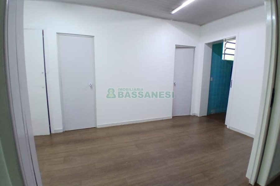 Sala com 400m², no bairro Centro em Caxias do Sul para Alugar