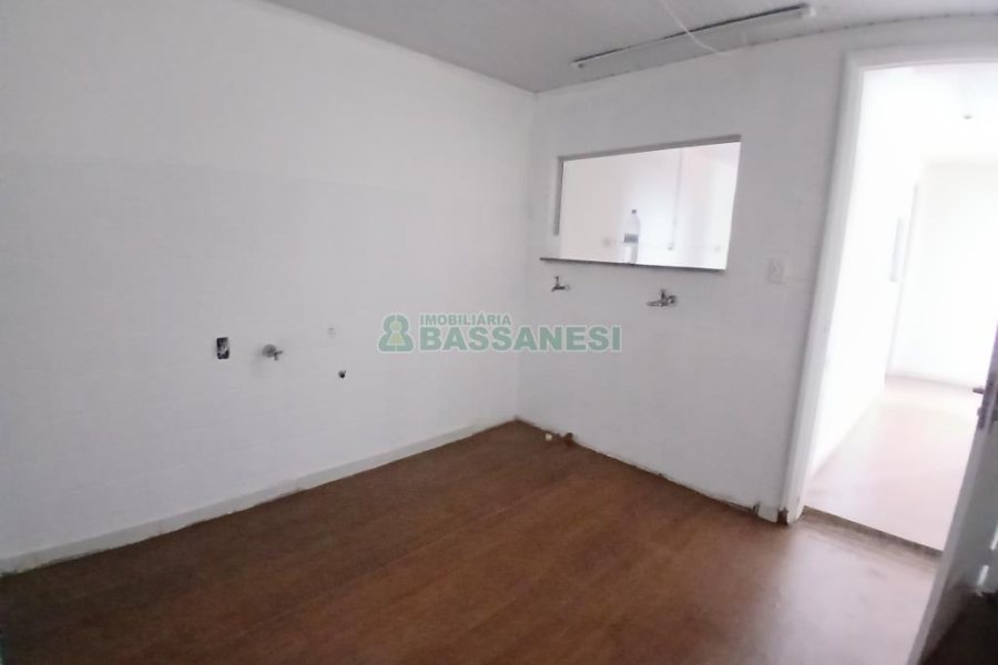 Sala com 400m², no bairro Centro em Caxias do Sul para Alugar