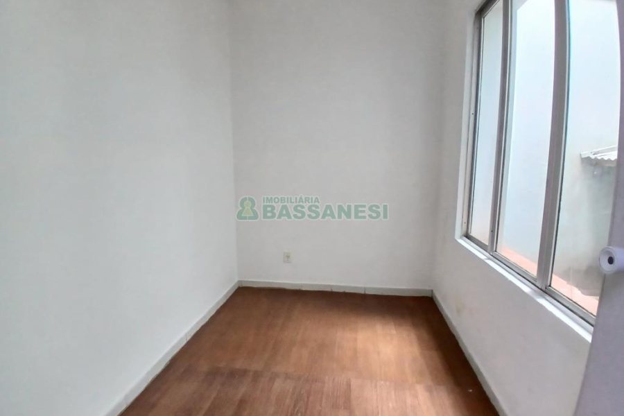 Sala com 400m², no bairro Centro em Caxias do Sul para Alugar