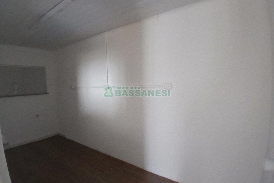 Sala com 400m², no bairro Centro em Caxias do Sul para Alugar