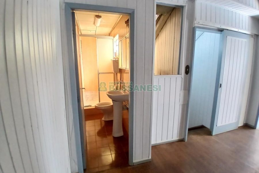 Sala com 400m², no bairro Centro em Caxias do Sul para Alugar