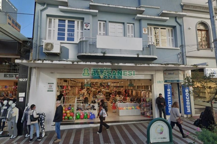 Sala com 400m², no bairro Centro em Caxias do Sul para Alugar