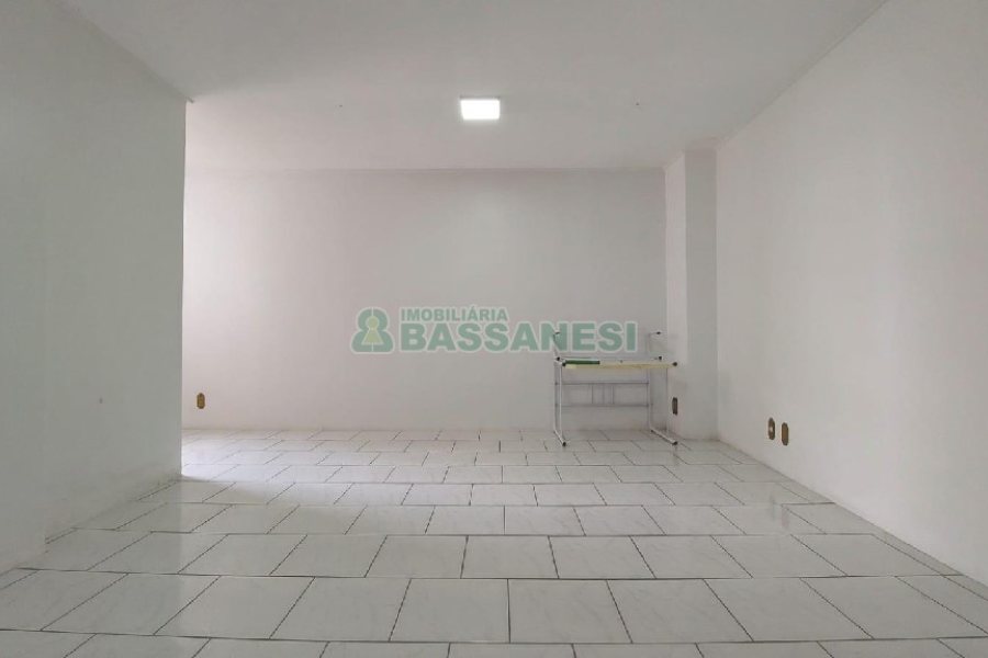 Sala com 26m², no bairro Centro em Caxias do Sul para Comprar