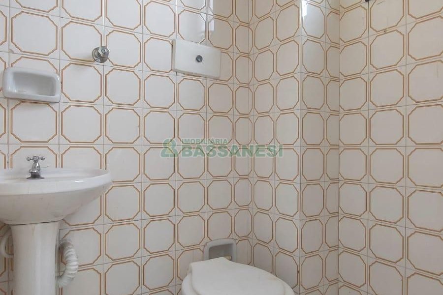 Sala com 26m², no bairro Centro em Caxias do Sul para Comprar