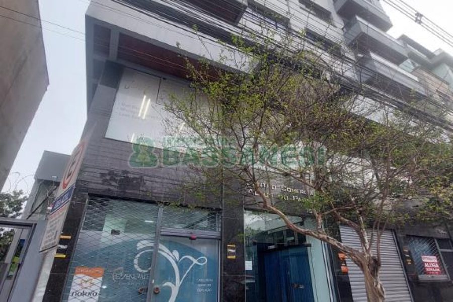 Loja com 53m², 2 vagas, no bairro Centro em Caxias do Sul para Alugar ou Comprar