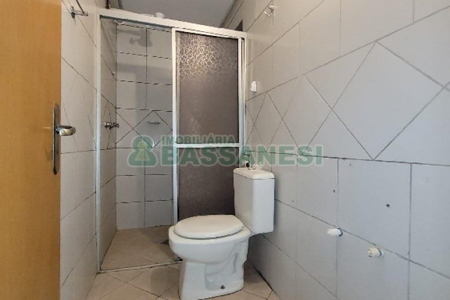 Apartamento com 78m², 2 dormitórios, 1 vaga, no bairro Centro em Caxias do Sul para Alugar