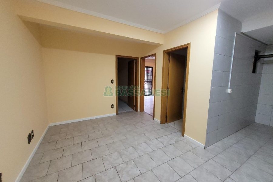 Apartamento com 78m², 2 dormitórios, 1 vaga, no bairro Centro em Caxias do Sul para Alugar