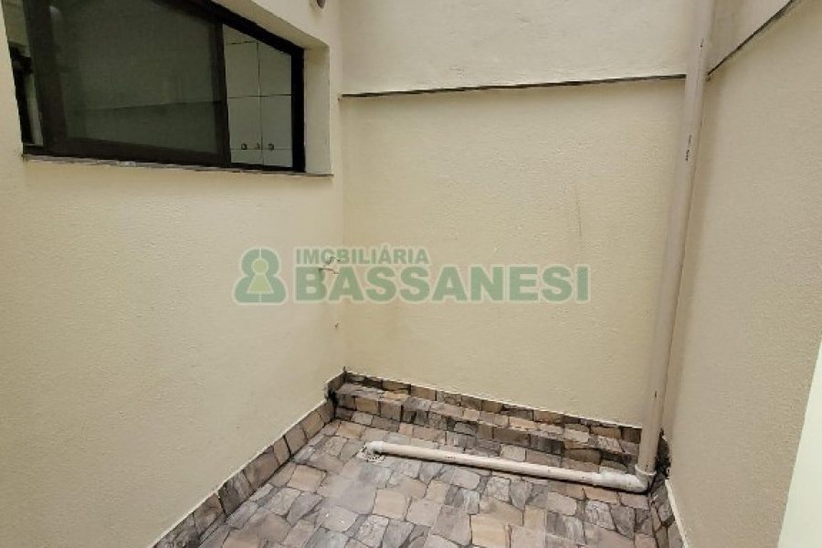 Apartamento com 78m², 2 dormitórios, 1 vaga, no bairro Centro em Caxias do Sul para Alugar