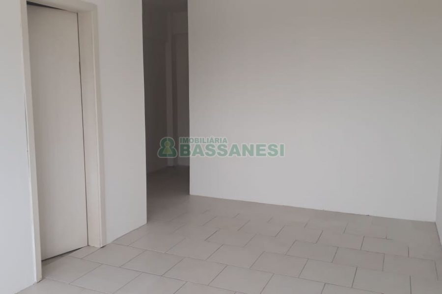Sala com 31m², no bairro Centro em Caxias do Sul para Alugar