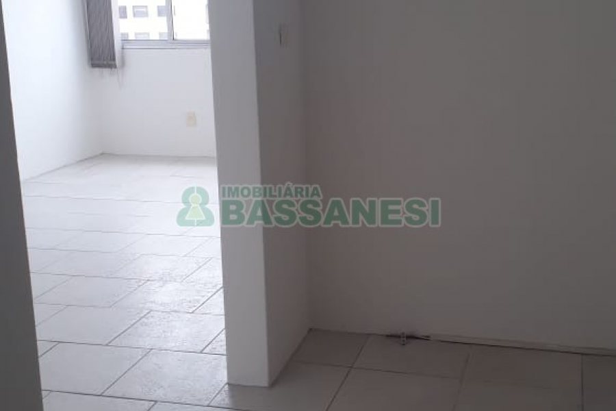 Sala com 31m², no bairro Centro em Caxias do Sul para Alugar