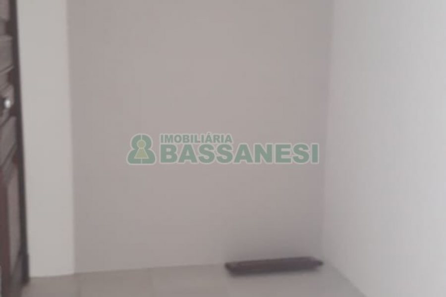 Sala com 31m², no bairro Centro em Caxias do Sul para Alugar