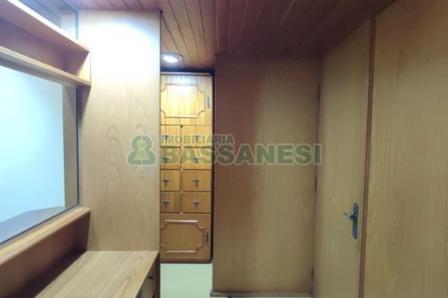 Sala com 42m², 1 vaga, no bairro Centro em Caxias do Sul para Comprar