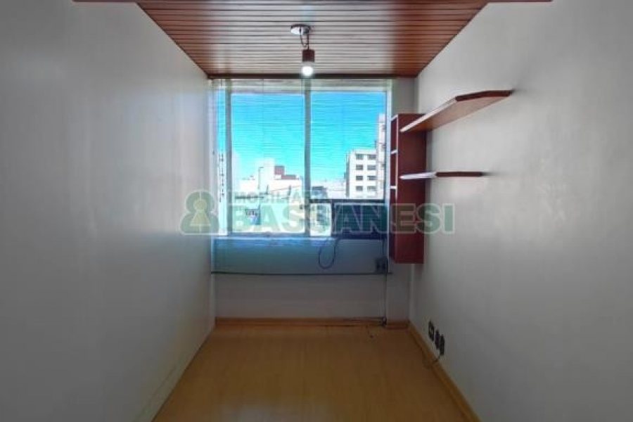 Sala com 42m², 1 vaga, no bairro Centro em Caxias do Sul para Comprar
