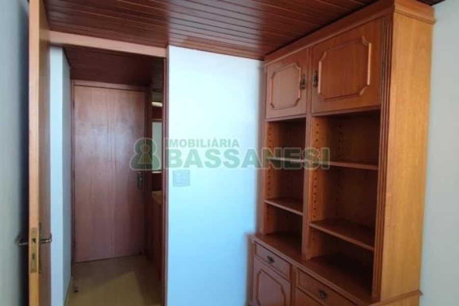 Sala com 42m², 1 vaga, no bairro Centro em Caxias do Sul para Comprar