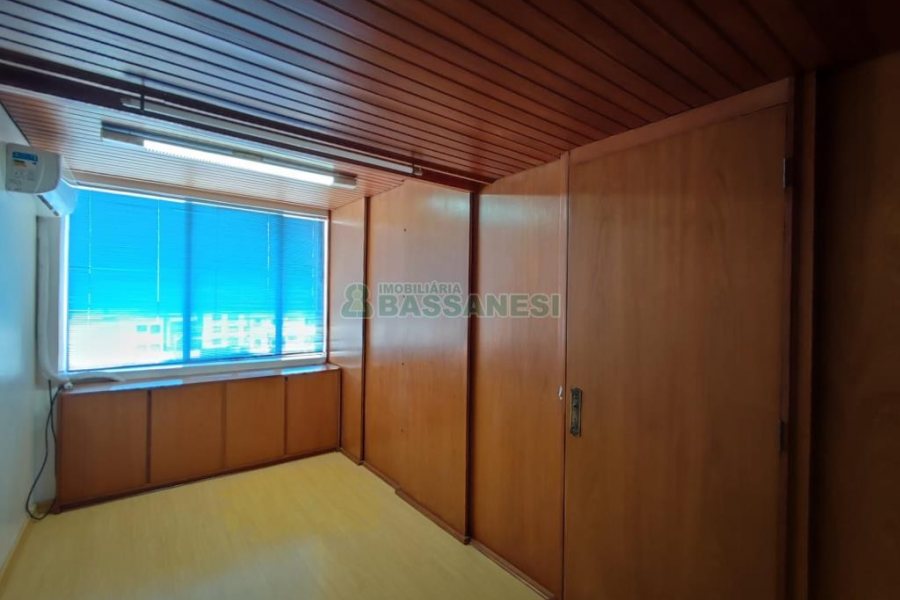 Sala com 42m², 1 vaga, no bairro Centro em Caxias do Sul para Comprar