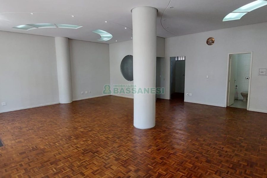 Loja com 87m², no bairro Centro em Caxias do Sul para Comprar