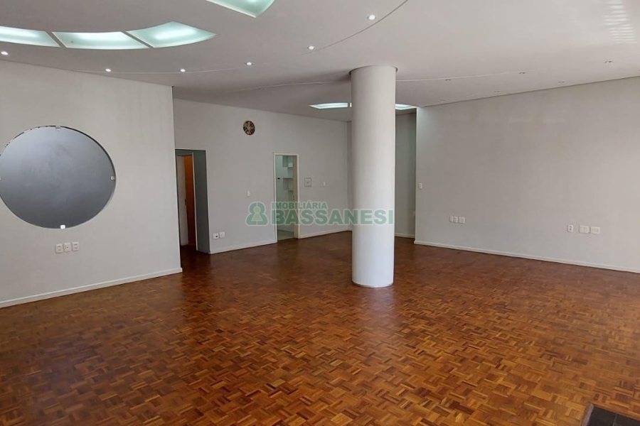 Loja com 87m², no bairro Centro em Caxias do Sul para Comprar