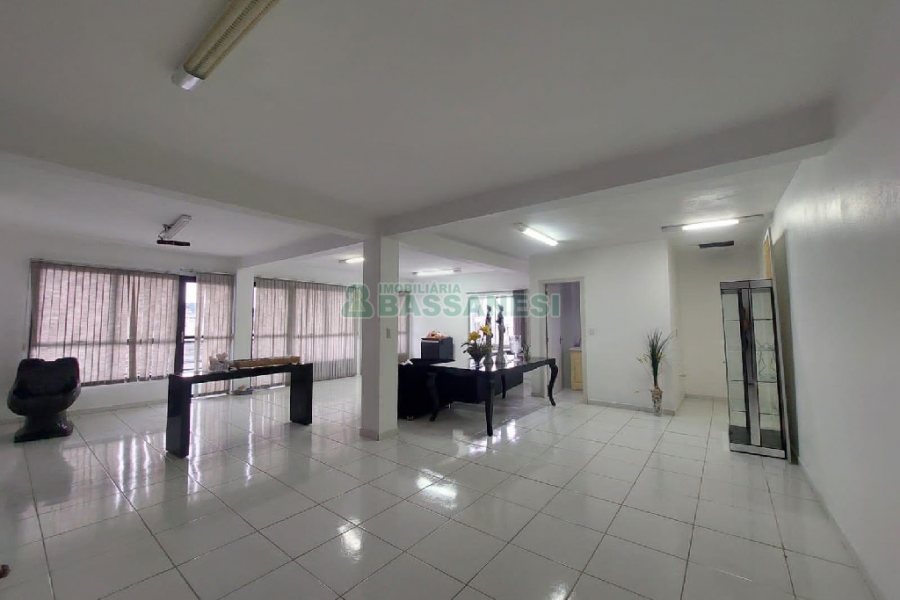 Sala com 80m², no bairro Pio X em Caxias do Sul para Alugar