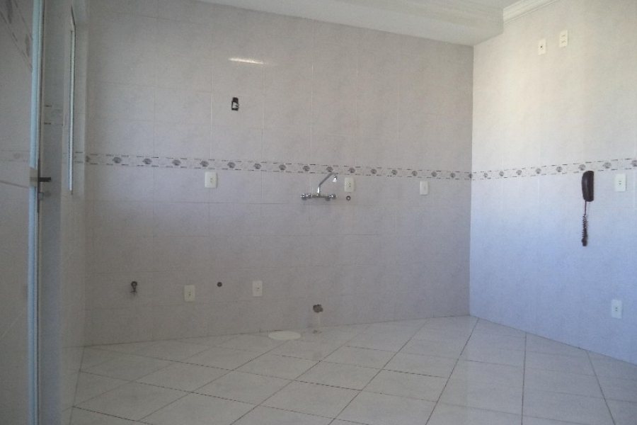 Apartamento com 83m², 2 dormitórios, 1 vaga, no bairro Sagrada Família em Caxias do Sul para Alugar