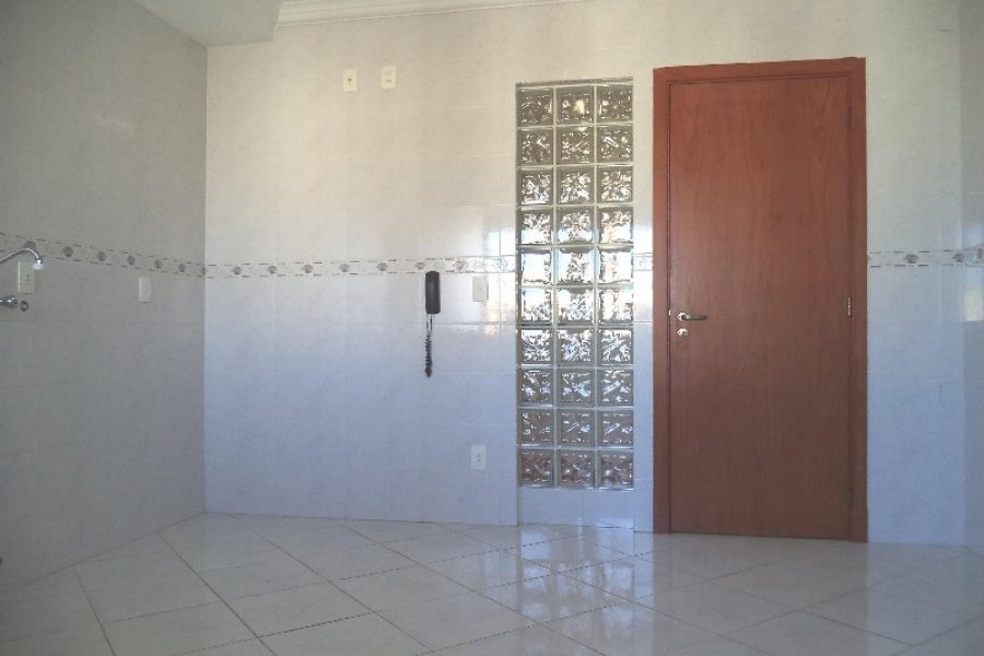Apartamento com 83m², 2 dormitórios, 1 vaga, no bairro Sagrada Família em Caxias do Sul para Alugar