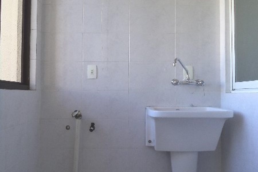Apartamento com 83m², 2 dormitórios, 1 vaga, no bairro Sagrada Família em Caxias do Sul para Alugar