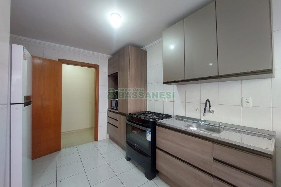 Apto Mobiliado com 70m², 2 dormitórios, 1 vaga, no bairro Santa Catarina em Caxias do Sul para Alugar