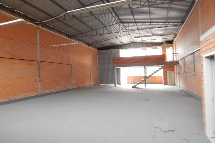 Pavilhão com 314m², no bairro Santa Catarina em Caxias do Sul para Alugar