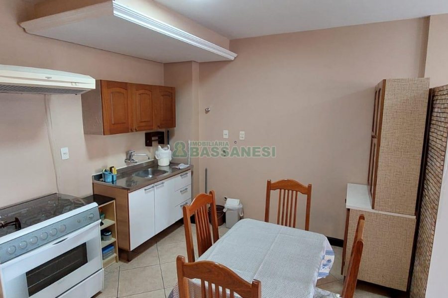 Kitinete com 37m², 1 dormitório, no bairro Centro em Caxias do Sul para Alugar