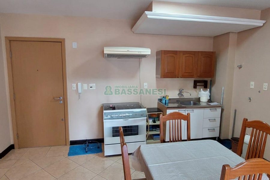 Kitinete com 37m², 1 dormitório, no bairro Centro em Caxias do Sul para Alugar