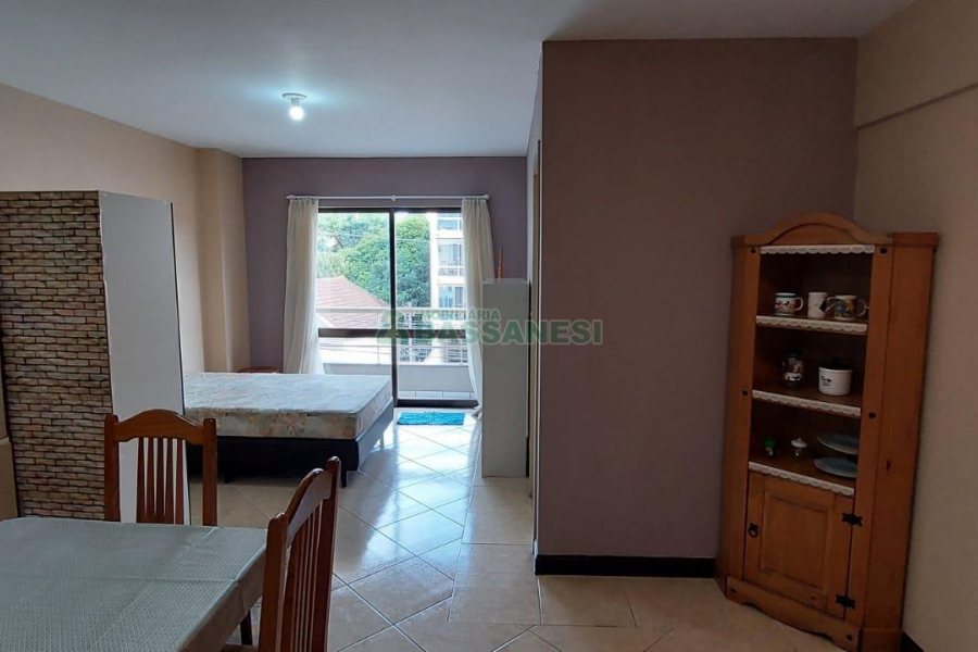 Kitinete com 37m², 1 dormitório, no bairro Centro em Caxias do Sul para Alugar