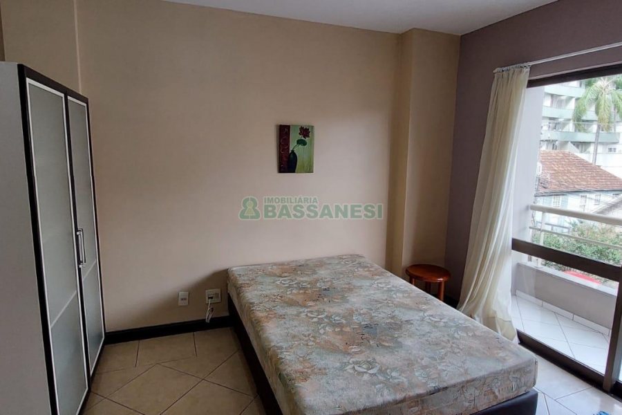 Kitinete com 37m², 1 dormitório, no bairro Centro em Caxias do Sul para Alugar