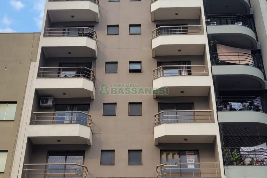 Kitinete com 37m², 1 dormitório, no bairro Centro em Caxias do Sul para Alugar