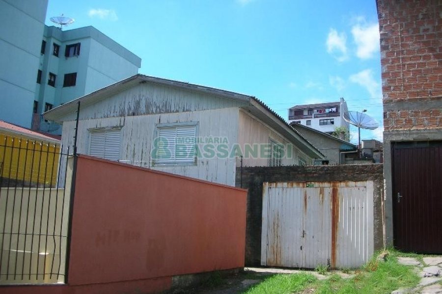 Casa com 60m², 2 dormitórios, no bairro Rio Branco em Caxias do Sul para Alugar