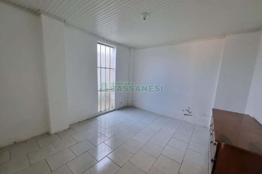Casa com 60m², 2 dormitórios, no bairro Rio Branco em Caxias do Sul para Alugar