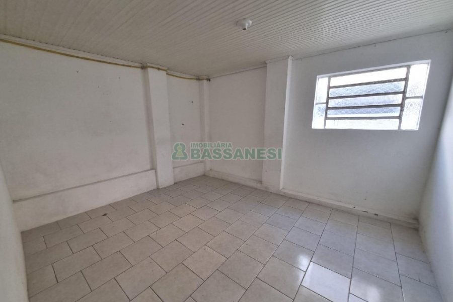 Casa com 60m², 2 dormitórios, no bairro Rio Branco em Caxias do Sul para Alugar