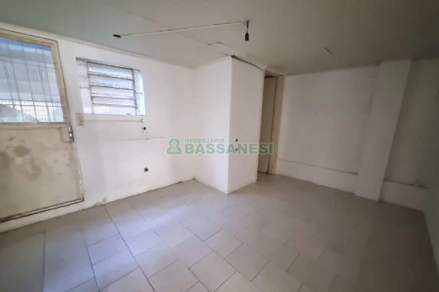 Casa com 60m², 2 dormitórios, no bairro Rio Branco em Caxias do Sul para Alugar
