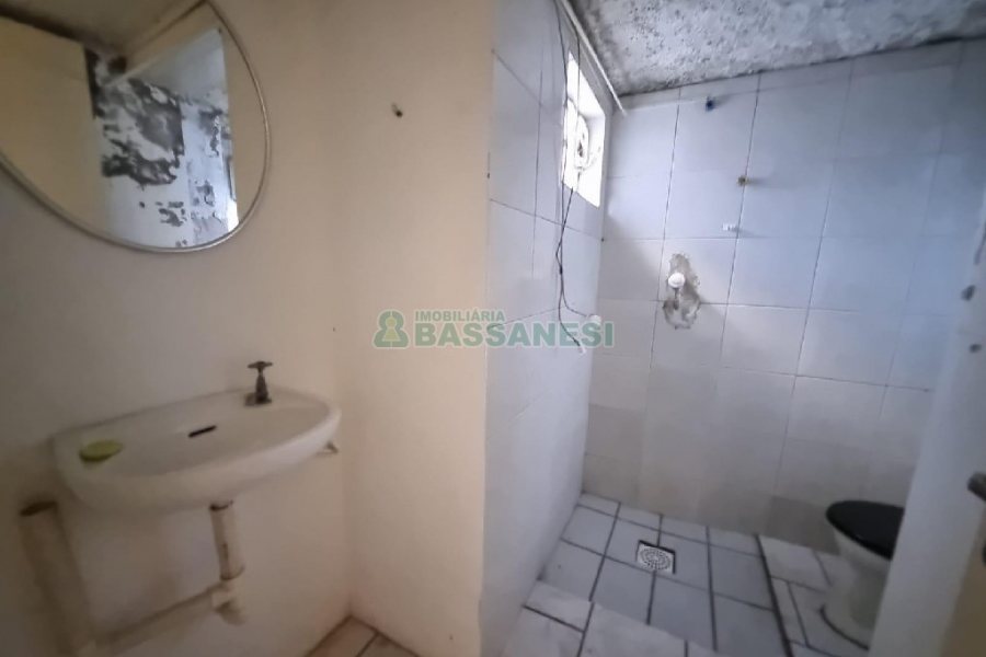Casa com 60m², 2 dormitórios, no bairro Rio Branco em Caxias do Sul para Alugar