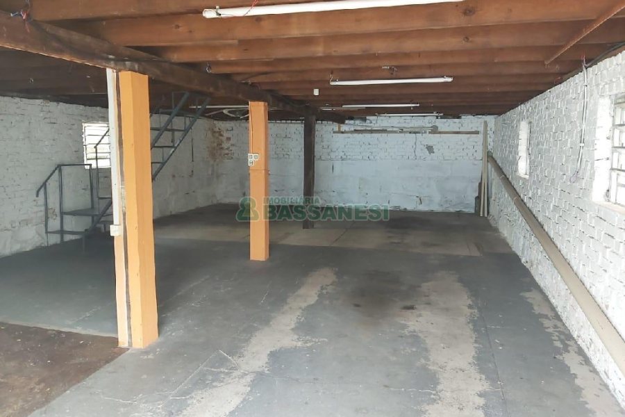 Casa, 4 dormitórios, 1 vaga, no bairro Rio Branco em Caxias do Sul para Comprar