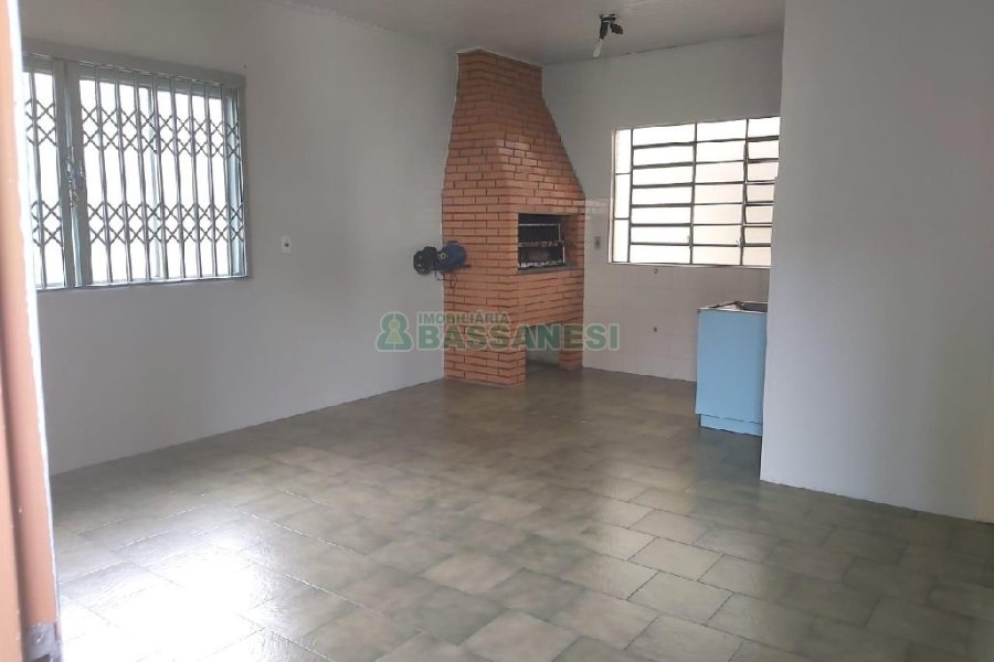 Casa, 4 dormitórios, 1 vaga, no bairro Rio Branco em Caxias do Sul para Comprar