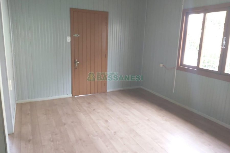 Casa, 4 dormitórios, 1 vaga, no bairro Rio Branco em Caxias do Sul para Comprar