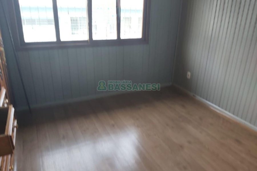 Casa, 4 dormitórios, 1 vaga, no bairro Rio Branco em Caxias do Sul para Comprar