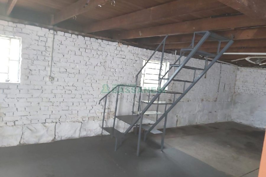 Casa, 4 dormitórios, 1 vaga, no bairro Rio Branco em Caxias do Sul para Comprar