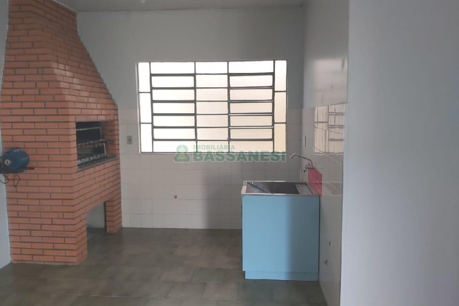 Casa, 4 dormitórios, 1 vaga, no bairro Rio Branco em Caxias do Sul para Comprar