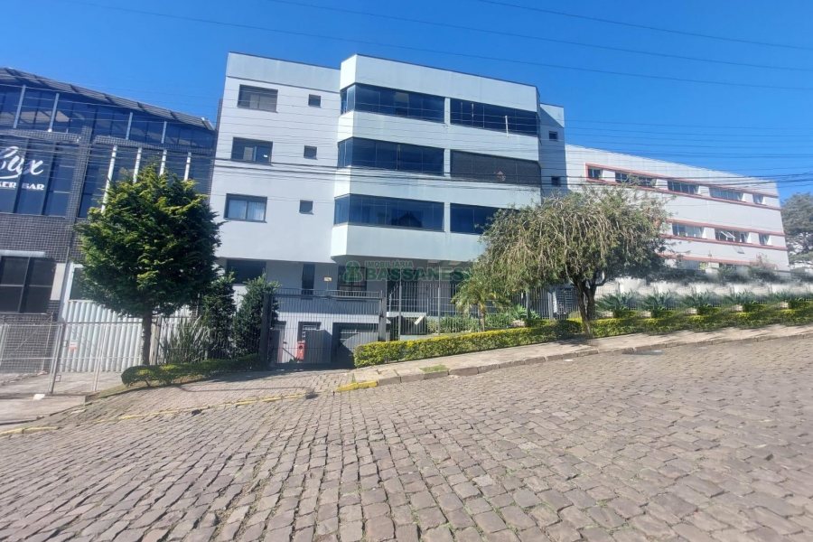 Apto Mobiliado com 112m², 3 dormitórios, 1 vaga, no bairro Sagrada Família em Caxias do Sul para Alugar
