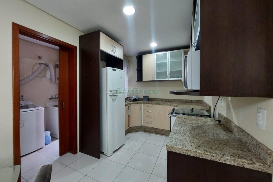 Apto Mobiliado com 112m², 3 dormitórios, 1 vaga, no bairro Sagrada Família em Caxias do Sul para Alugar